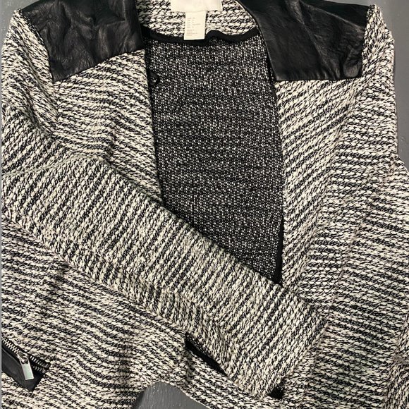 H&M Tops - Cropped Layering Jacket